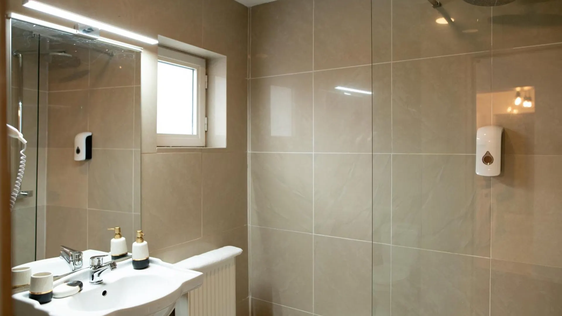 Moise House - Kosher Aparthotel Bucharest