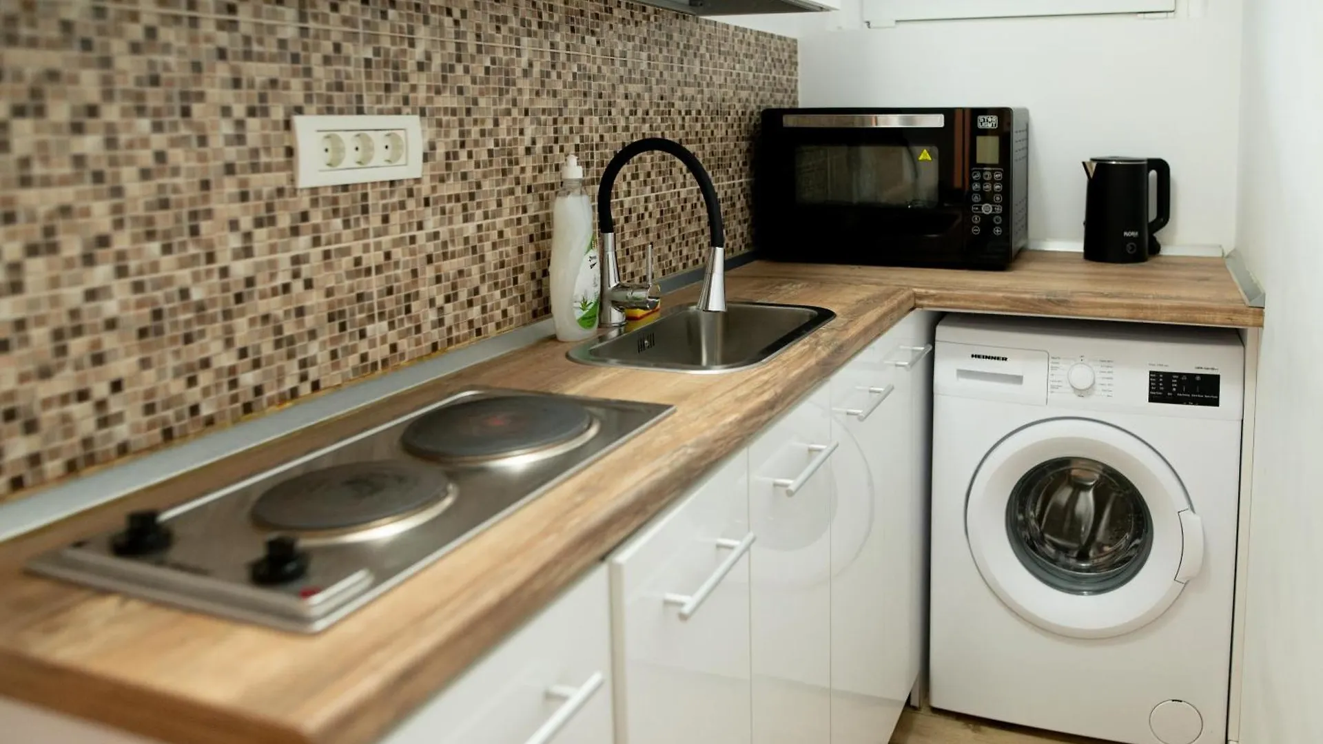 Moise House - Kosher Aparthotel Bucharest 3*,  Romania