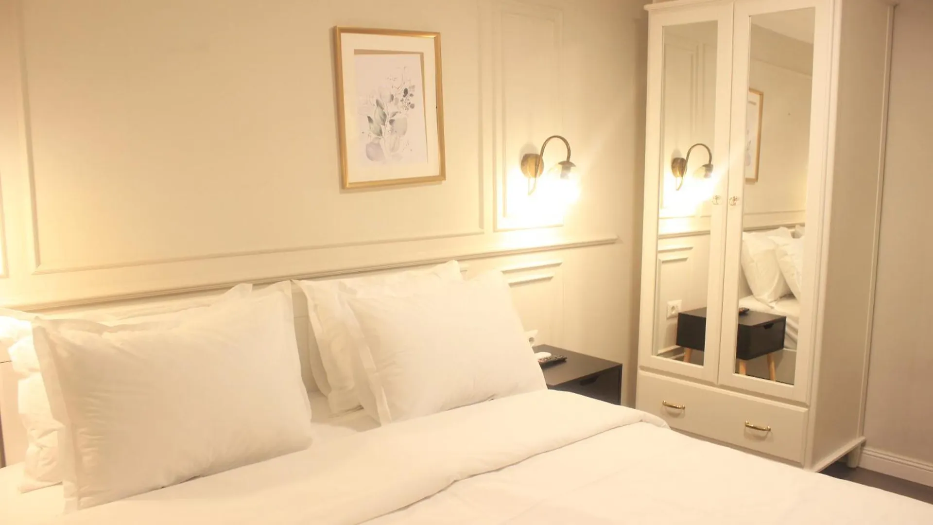 Moise House - Kosher Aparthotel Bukarest